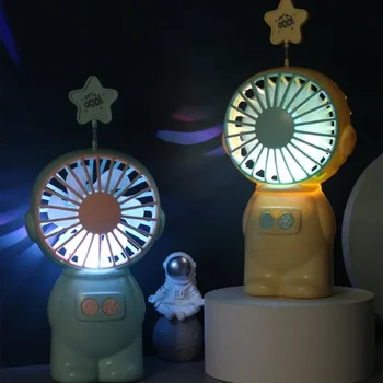 Ročni Namizni Prenosni Ventilatorji z LED Razsvetljavo za Otroke, Odrasle Astronavt Mini Majhen Ventilator Astronavt Polnjenje prek kabla Usb Prenosni